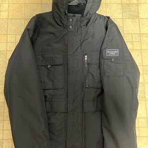 I’m selling a like new Men’s Abercrombie and Fitch Winter Jacket. It’s size Xxl.